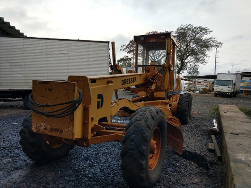 Motoniveladora Komatsu 835
