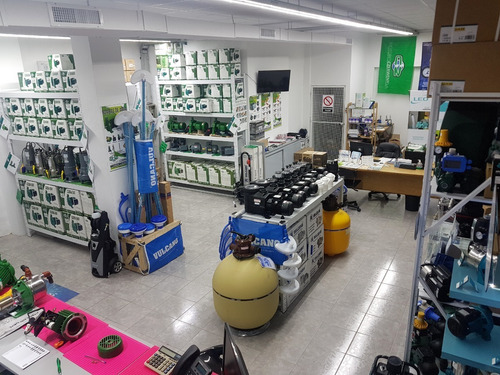 Bomba centrífuga trifásica Czerweny Zeta 5T 2.5hp color verde 50Hz 380V eleva 37 mts