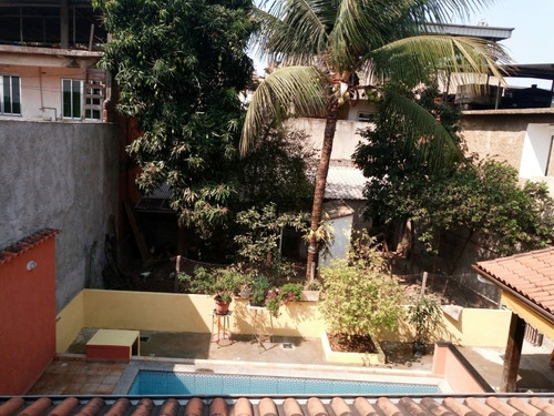 Imagem 10 de 14 de Casa Três Quartos, Piscina, Churrasqueira, Quintal, Terraço
