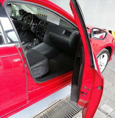 Imagen 12 de 15 de Volkswagen Jetta Sportline Tip 2017