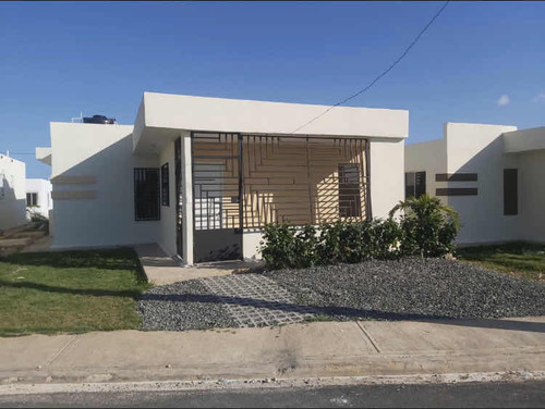 Casa Bonita Y Moderna Ubicada En Caleta, La Romana