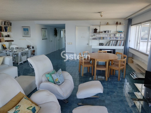 Venta Apartamento 3 Dormitorios Y Dependencia, Playa Mansa, Punta Del Este- Ref: 190