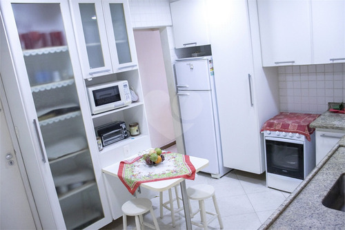 Imagem 9 de 17 de 02 Dormitórios, 01 Sala Com 02 Ambientes, 01 Cozinha, Área De Serviço, 01 Vaga. - Reo571033