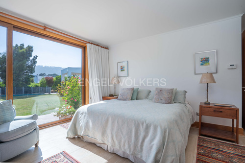 Venta Preciosa Casa Muy Bien Ubicada En Marbella