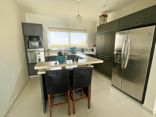 Casa En Venta En Lomas Del Sol, Riviera Veracruzana 302 M² De Lujo Y Comodidad A Pasos Del Mar. Alberca, Terraza Con Vista, Cocina Con Isla, 3 Recámaras, Estudio Y Fraccionamiento Privado Con Casa C