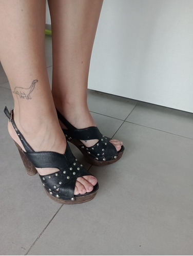 Sandalias Cuero Taco Y Base Madera