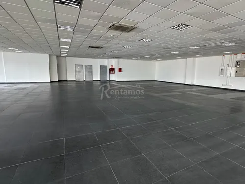 Local En Arriendo En Centro. Cod A776021