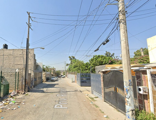 Sk17 Hermosa Casa En Venta, En Excelente Estado Ideal Para Iniciar Tu Patrimonio En La Mejor Zona De Tlaquepaque Jalisco, Pago Accesible En 2 Exhibiciones, Solo Recrsos Propios. No Infonavit