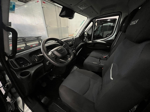 Iveco Daily 35-150 Ano 2022 Novissima Com Bau 4,5m