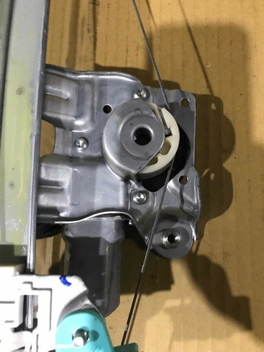 Máquina De Vidro Dianteira Esquerda Nissan Versa 2021 2022 (Usado)