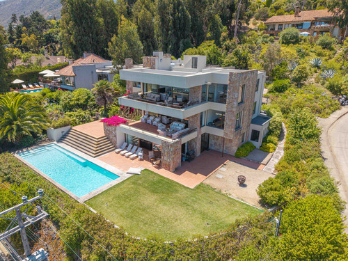 Casa Con Excelente Ubicación En Zapallar