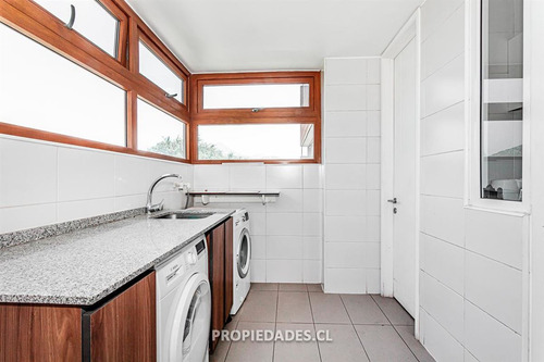 Departamento En Venta De 3 Dorm. En Lo Barnechea