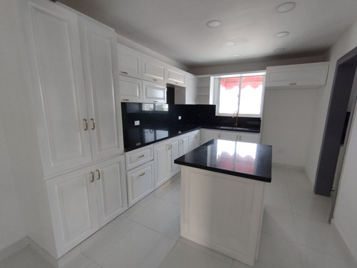 Se Vende Amplio Y Hermoso Penthouse En Vista Hermosa