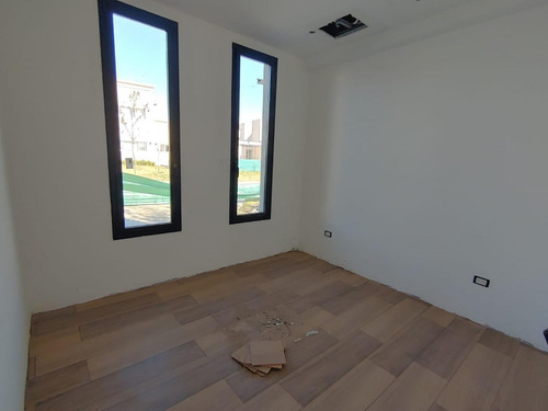 Imagen 17 de 20 de Venta Casa Harás Santa María Al Golf