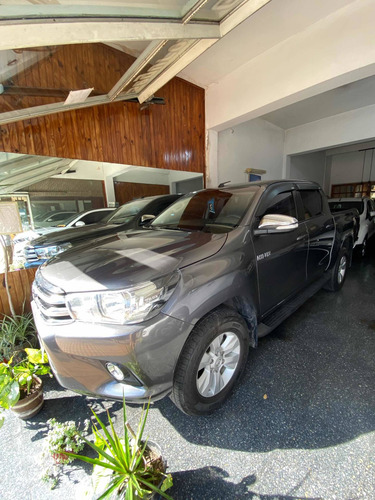 Toyota Hilux 2.8 Cd Srv 177cv 4x2 2016