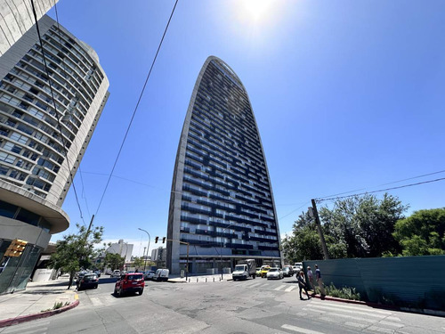 Departamento De 2 Dormitorios En Alquiler En Barrio Gral. Paz - Torre Alto Paz