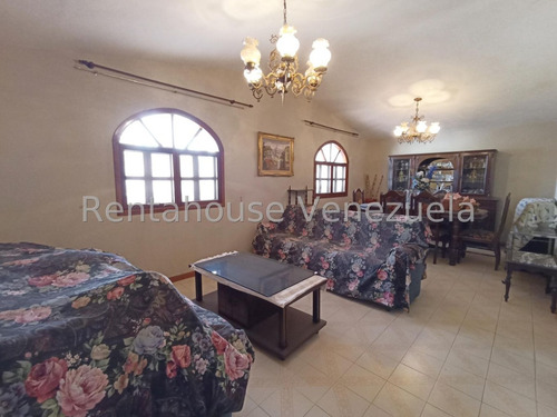 Hermosa Casa Quinta En Venta Ubicada En Urb Corinsa En Cagua Db 25-6245