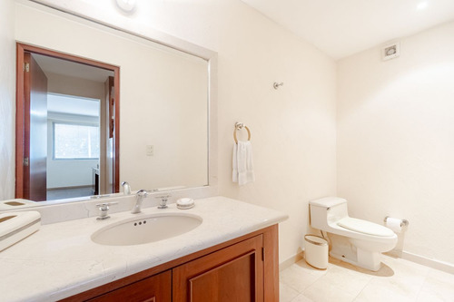 Casa Con Uso De Suelo Para Oficina En Venta , Pedregal