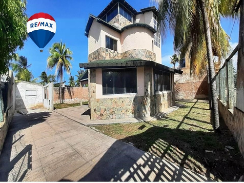 En Venta Casa Vacacional De 360 Grados De Terraza Con Excelente Vista.