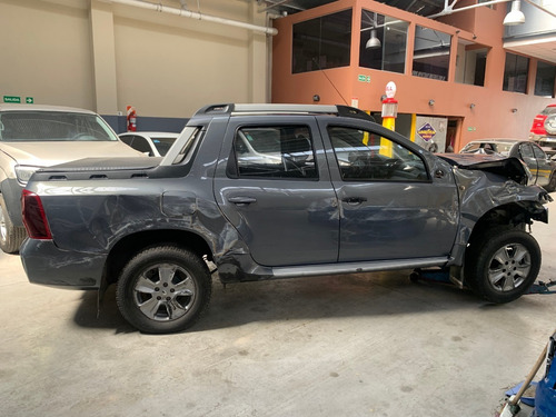 Imagen 6 de 11 de Renault Duster Oroch Privilege 2.0-2016-chocado