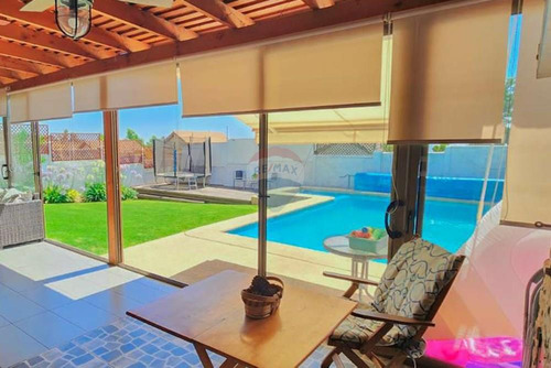 Oportunidad!! EquiPadísima Casa Familiar 5d/4b