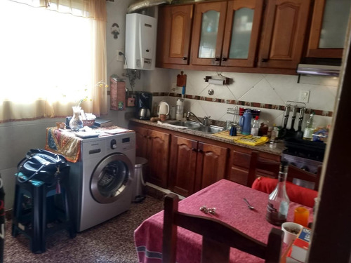 Imagen 7 de 17 de Departamento 3 Ambientes En Segundo Piso Por Escalera