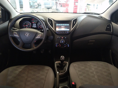 Imagem 6 de 12 de Hyundai Hb20s 1.6 Comfort Plus 16v Flex 4p Manual