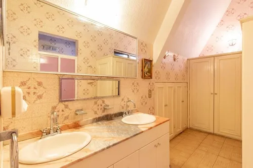 Excelente Casa En Venta En El Corazón De Cuernavaca