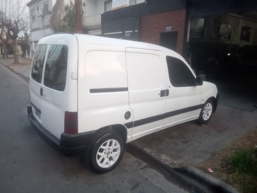 Imagen 3 de 9 de Citroën Berlingo 2013 1.4 Pack 75cv Am53