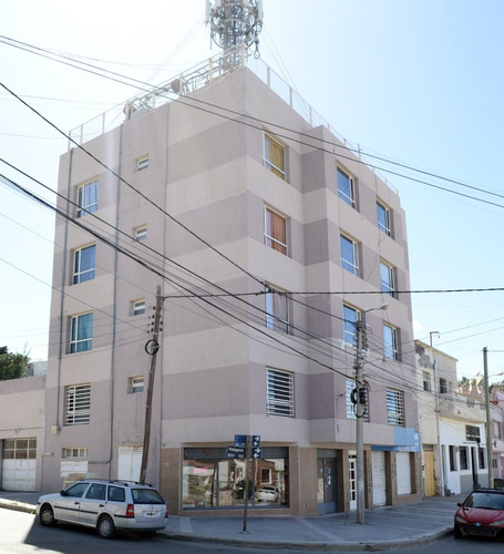 Imagen 1 de 8 de Dpto C/cochera B° Newbery - Comodoro Rivadavia