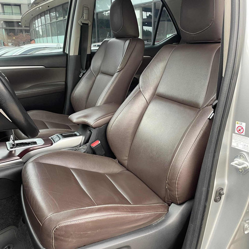 Imagen 14 de 21 de Toyota Sw4 2.8 Srx 177cv 4x4 7as At 2017