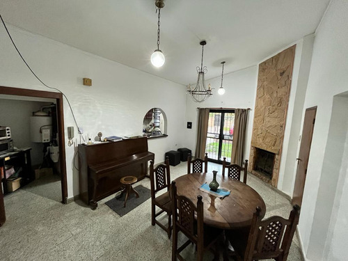 Venta- Casa- Santa Fe - Capital -4 Dormitorios Pileta - Maria Selva