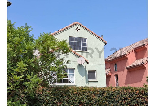 Se Arrienda Casa En Huechuraba En Condominio