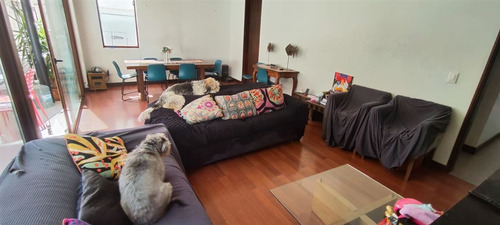 Casa En Venta De 4 Dorm. En Las Condes Apumanque J80