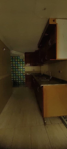 Imagen 16 de 21 de Venta De Apto. Los Teques, Urb. Simón Bolívar.