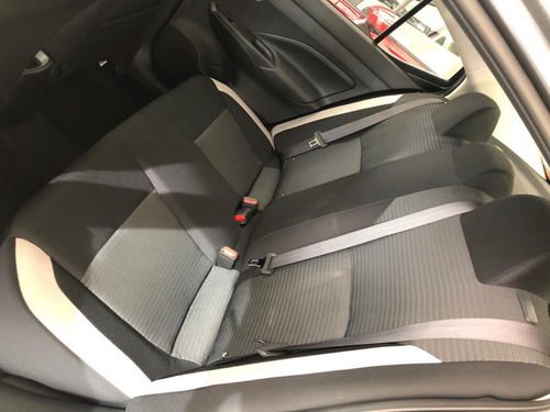 Imagem 8 de 13 de Nissan Versa Sense 1.6 (flex)