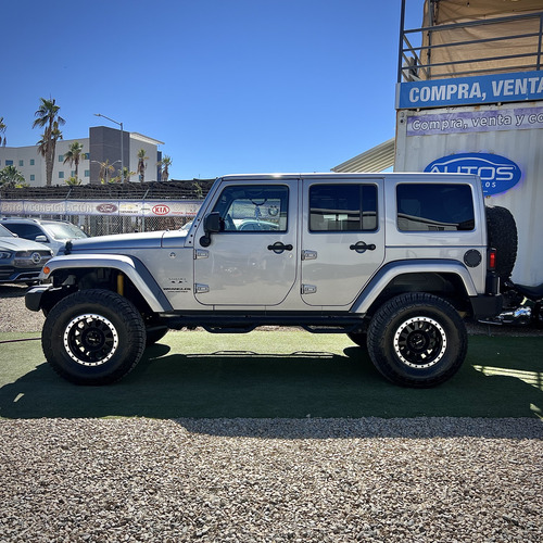 Jeep Wrangler 3.6 Unlimited Sahara 4x4 At
