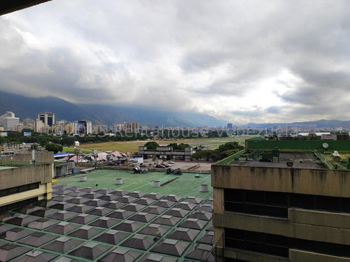 Venta De Funcional Oficina En El Ccct