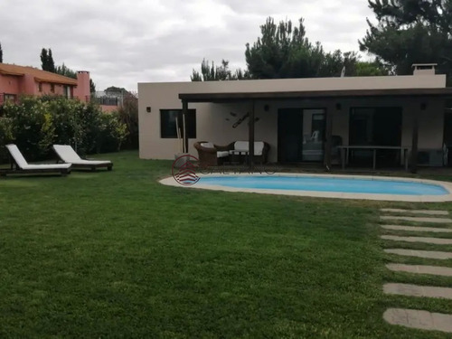 Hermosa Casa Moderna En Barrio Privado La Residence- Ref: 2227