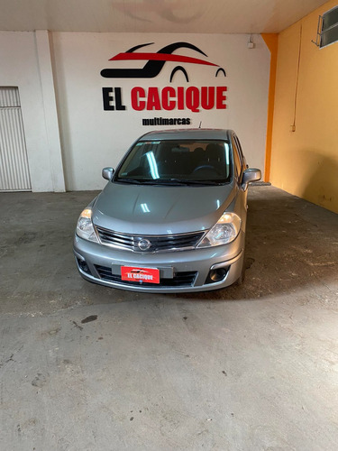 Nissan Tiida 1.8 Visia