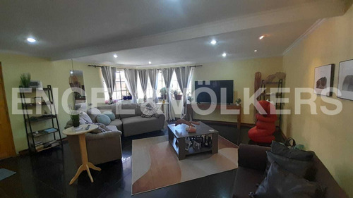 Venta De Hostal Funcionando Con Casa Amoblada En Parcela.