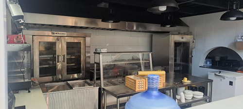 Propiedad Rentable Frente Al Parque San Blas, Tabacundo