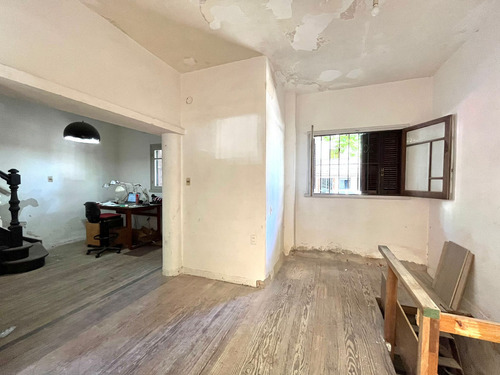 Venta Casa En Cordon Sur De 3 Dormitorios, Patio Y Parrillero