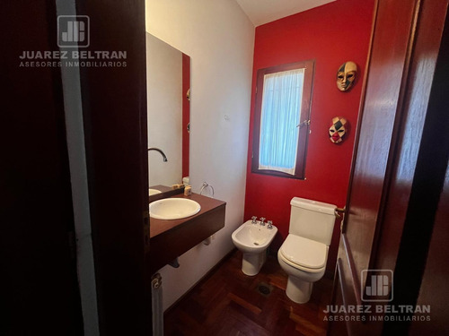 Venta - Casa De 3 Dormitorios Con Cochera Y Pileta - Guayaquil 1010 - Villa Allende