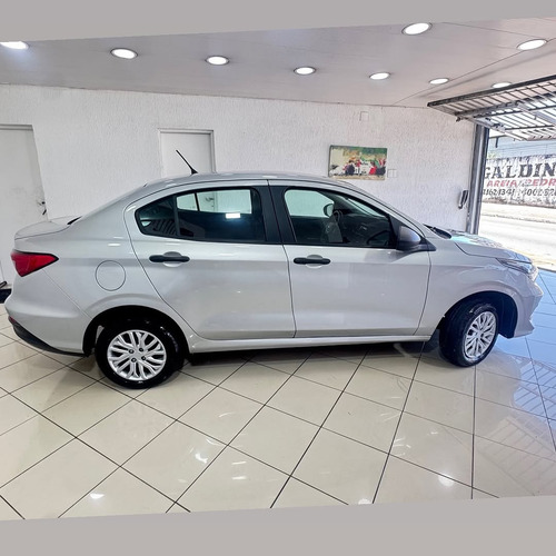 Fiat Cronos 1.0 Drive Flex 4p