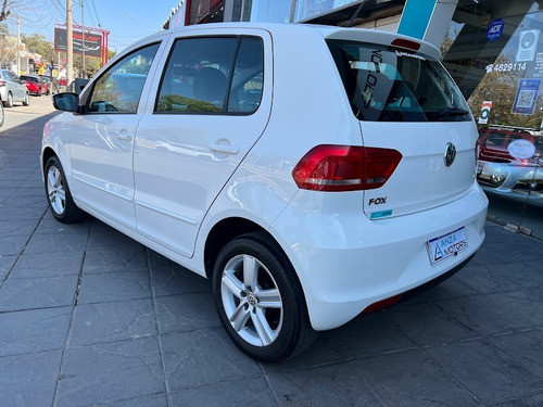 Imagen 12 de 17 de Volkswagen Fox Confort 2016