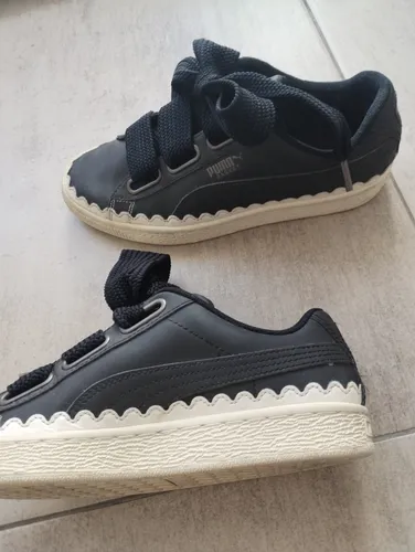 Puma basket heart negras sale