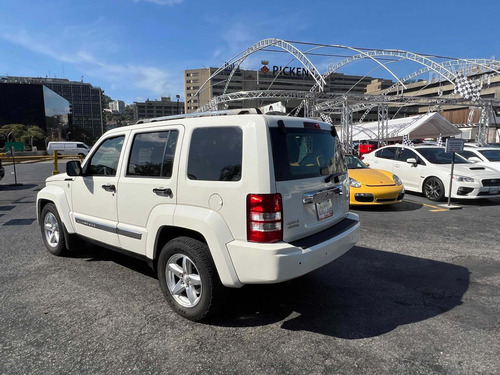 Imagen 7 de 15 de Jeep Cherokee Liberty Limited 4x4