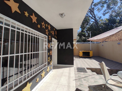 Imagen 10 de 27 de Bella Y Cómoda Casa , Urb. Trigal. Cód.: 132012, 04144841043
