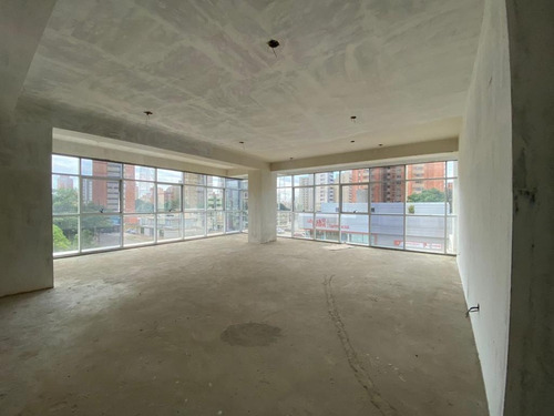 Oficina En Venta O Alquiler En Maracaibo, En Prestigioso Edificio Nuevo
